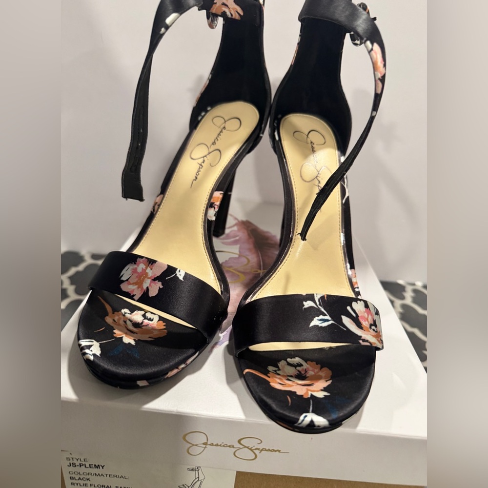 RYLIE FLORAL SATIN